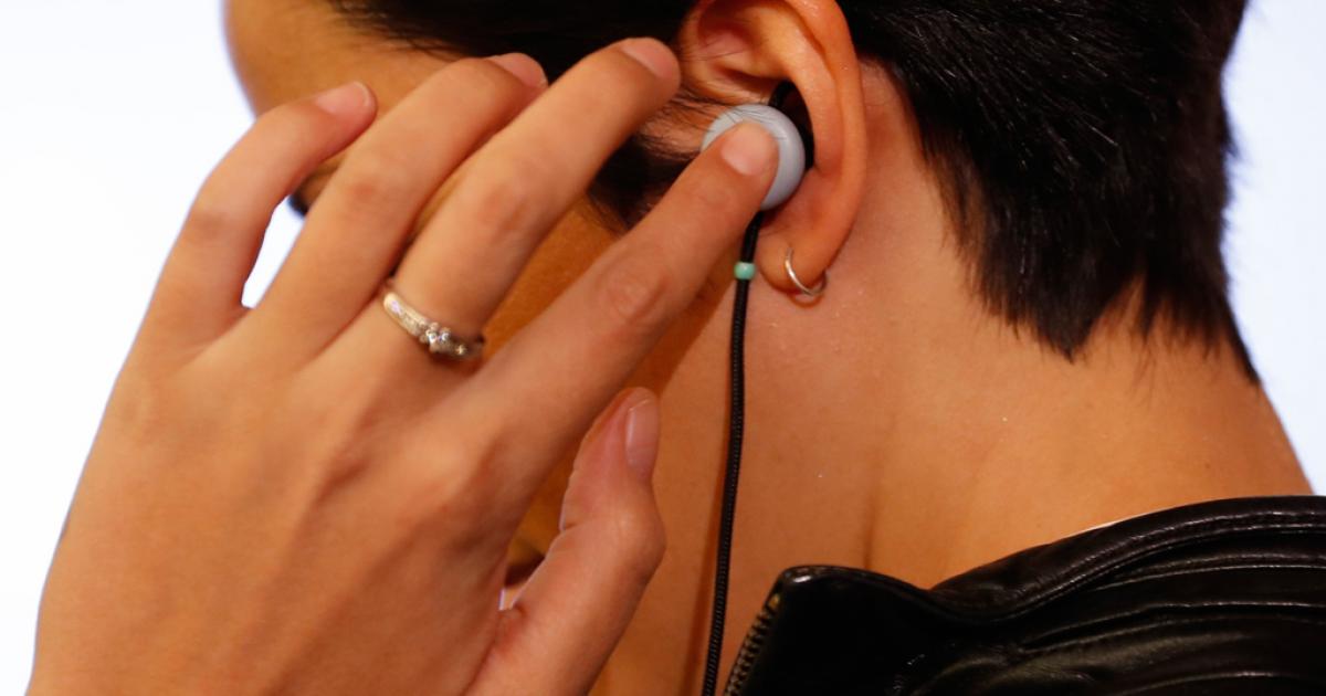 google earbuds translation